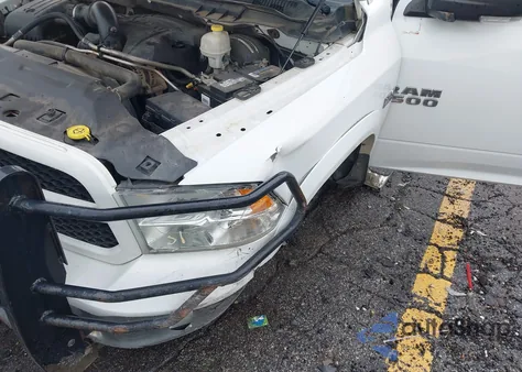 2013 Ram 1500 Outdoorsman z USA, uszkodzony, nr VIN 1C6RR7LT0DS723201